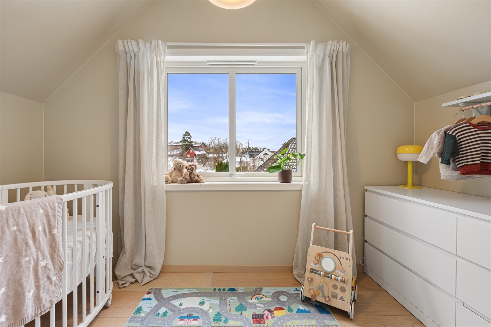 Gjesterom/kontor. Galleribilde