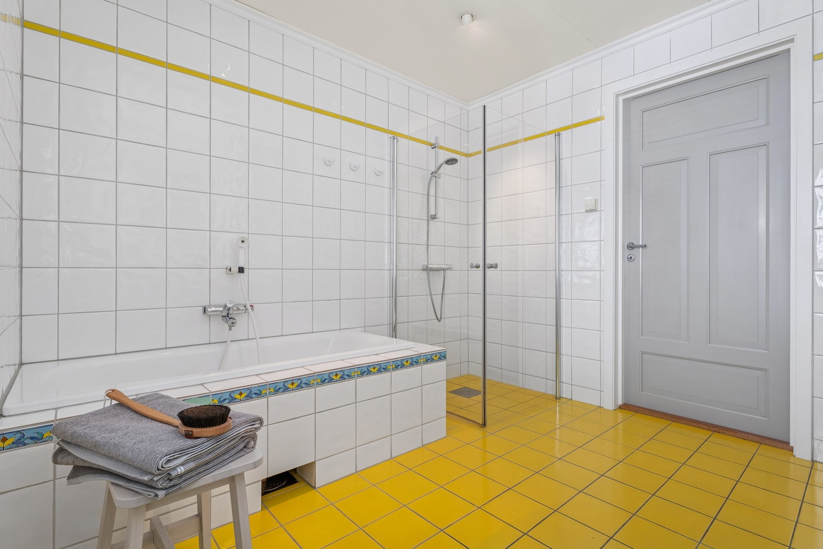 Baderom 1. etasje. Galleribilde