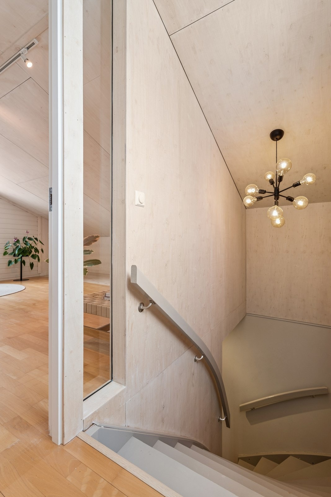 Trapperom mellom 1. etasje og loftetasje. Galleribilde