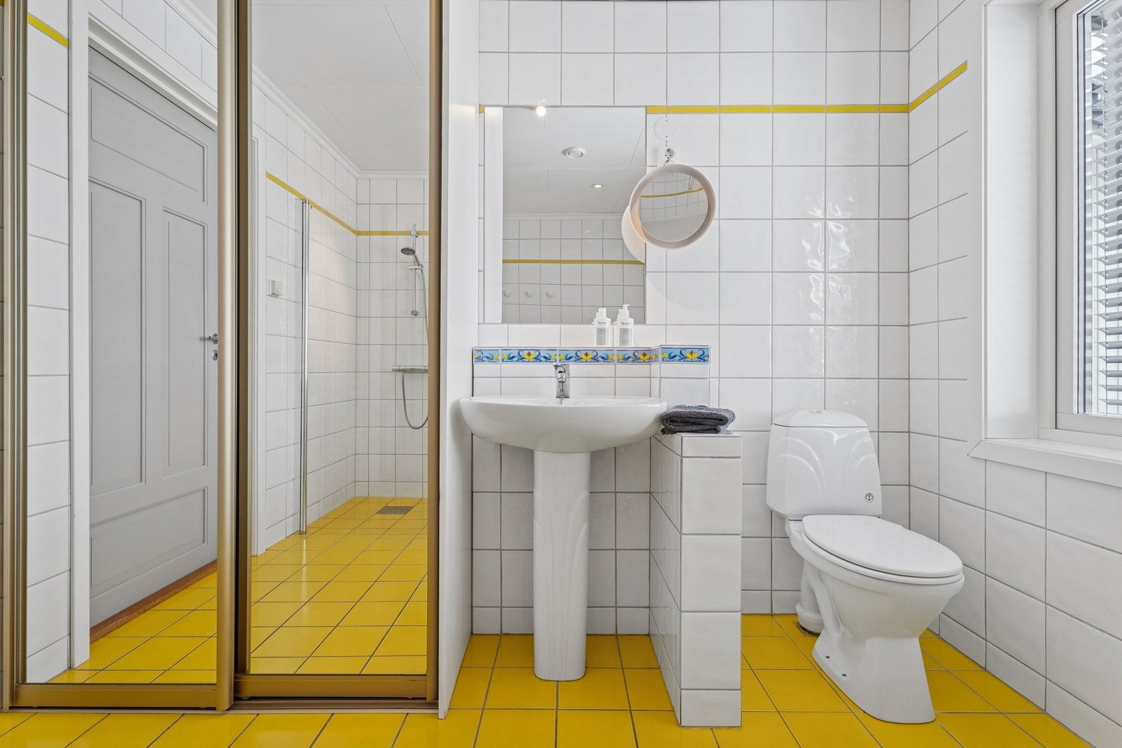 Baderom 1. etasje. Galleribilde