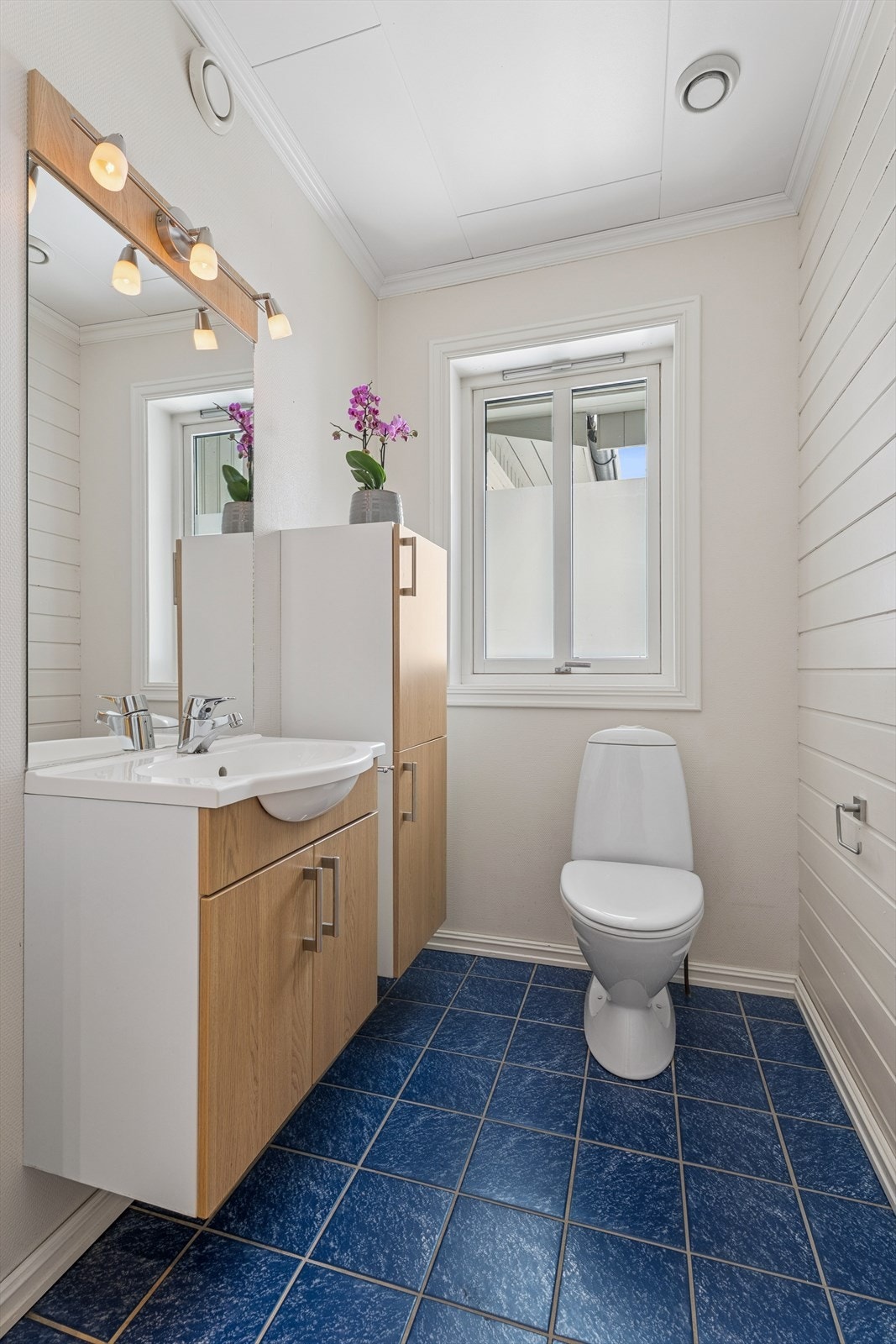 Gjestetoalett 1. etasje. Galleribilde