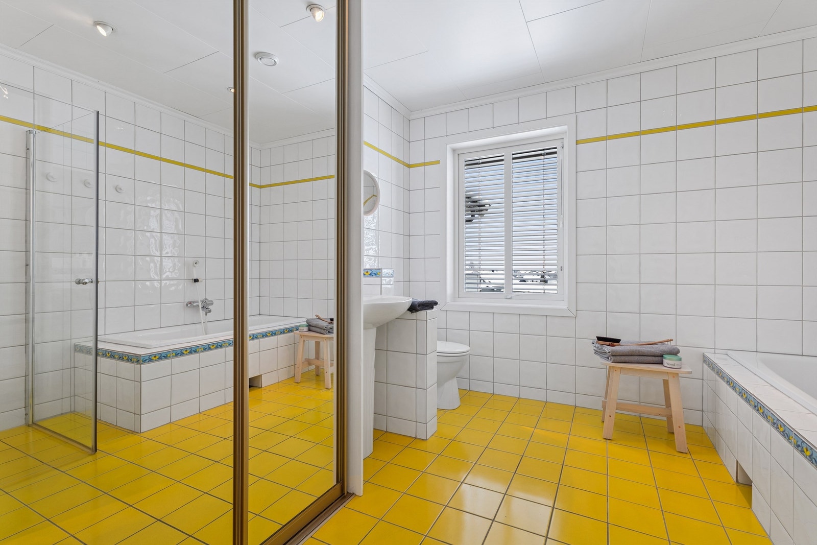 Baderom 1. etasje. Galleribilde