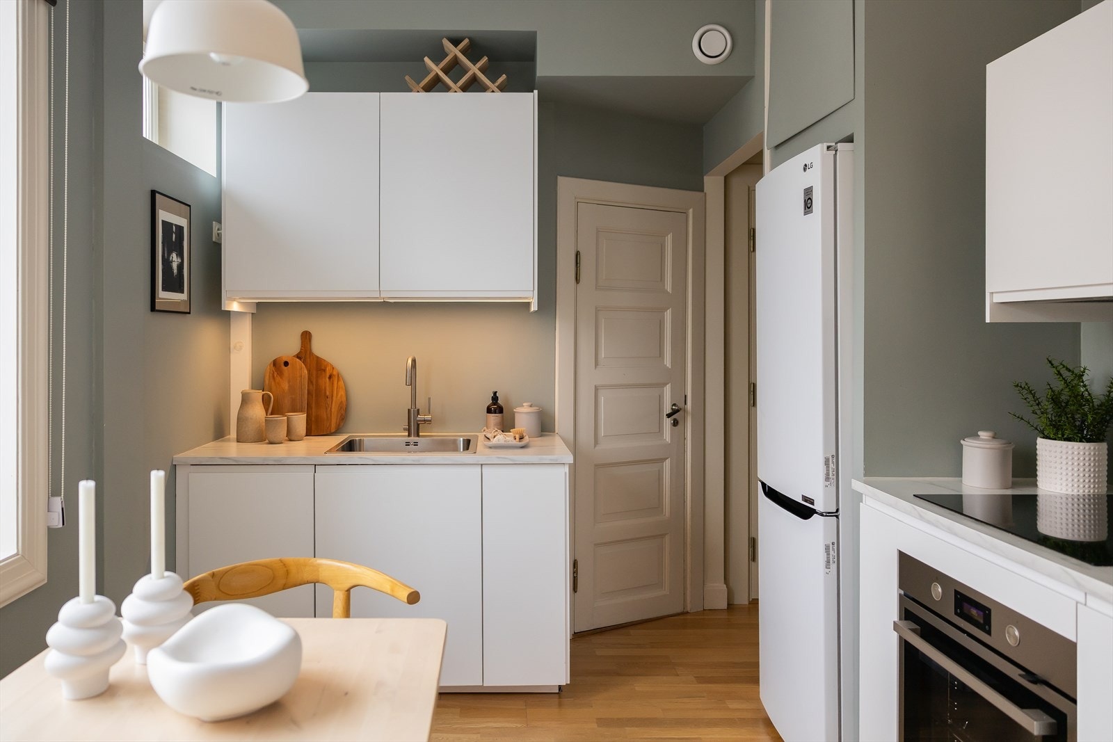 Praktisk adskilt kjøkken fra 2019 som er på 11 m². Galleribilde