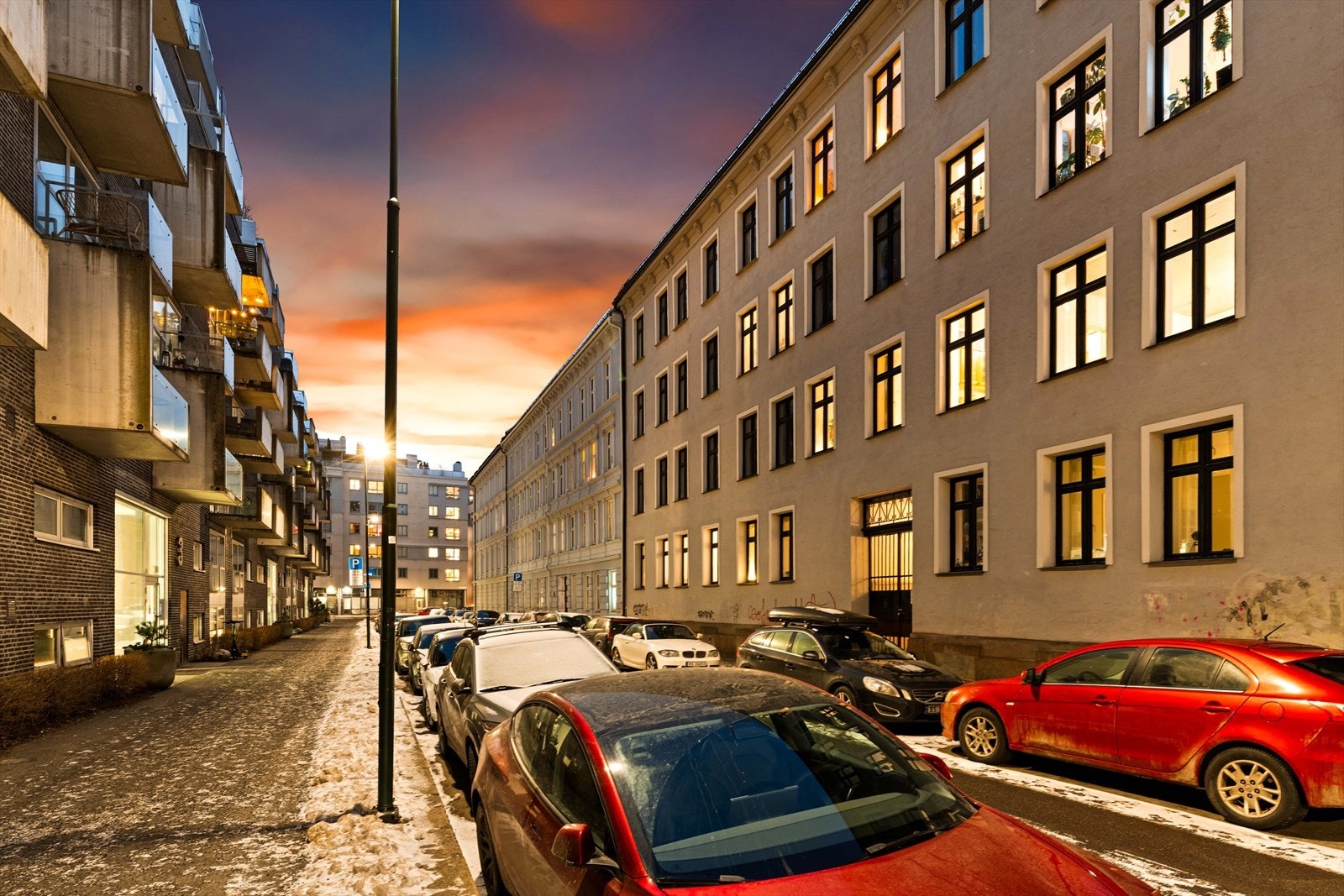 Beliggenheten er sentral, med kort vei til servicetilbud på Kiellands Hus og parkliv ved Akerselva. Galleribilde