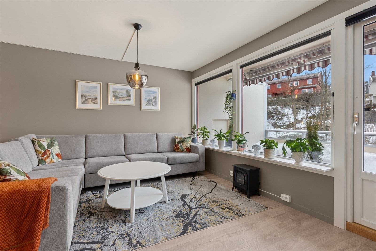 Vinduene og verandadøren er av nyere dato. Galleribilde