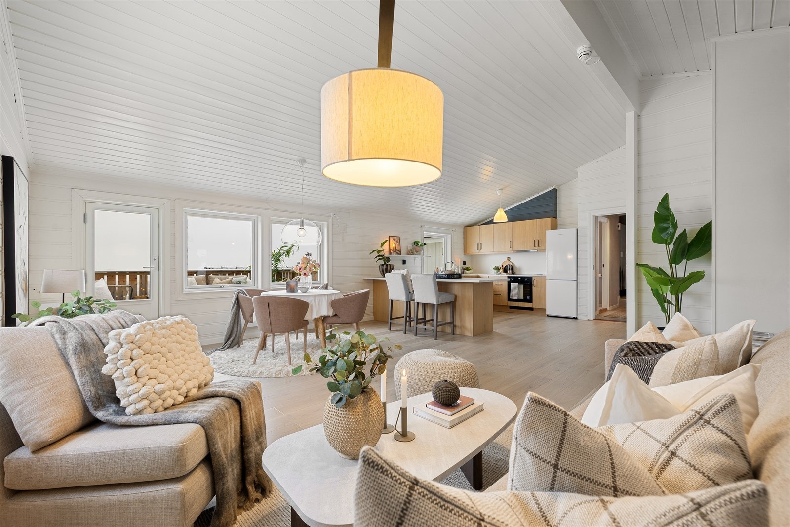 Leiligheten ligger på Ugla, kjent for rolige omgivelser, nærhet til bymarka og et trygt nærmiljø. Galleribilde