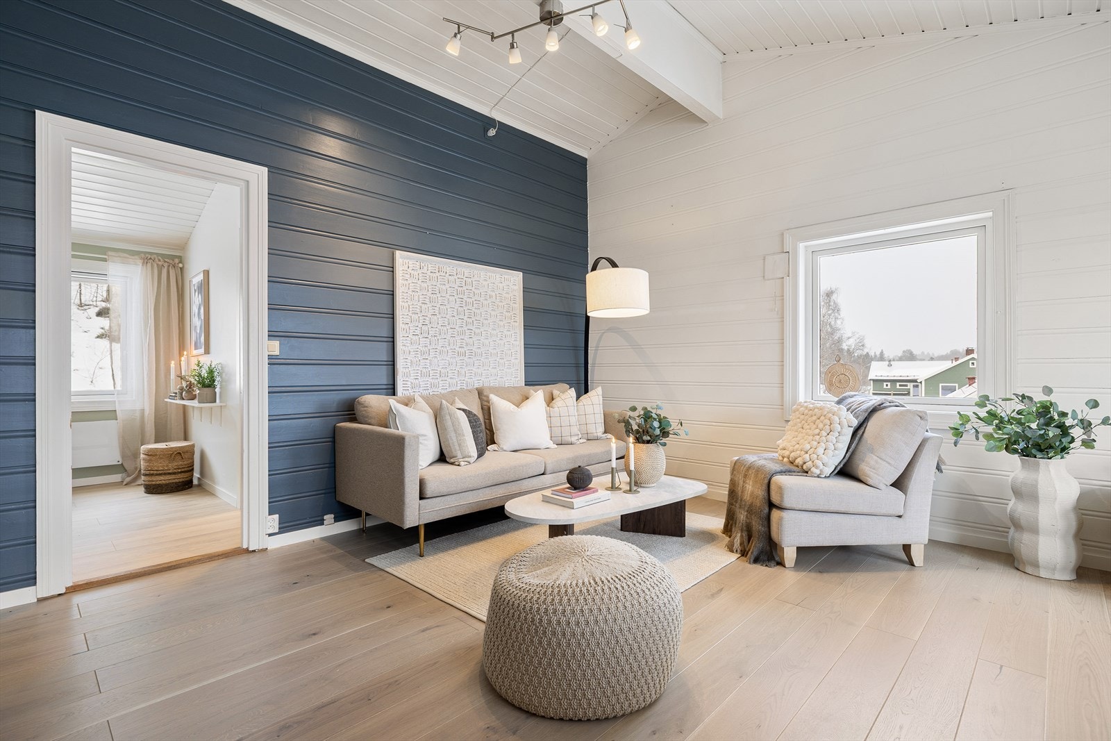 Fantastisk takhøyde som må oppleves, ta turen innom på visning. Galleribilde