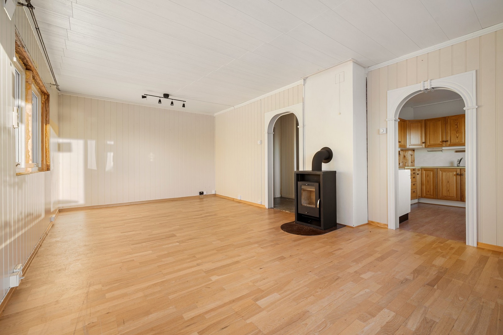 Vedfyring gir god varme og lun stemning Galleribilde