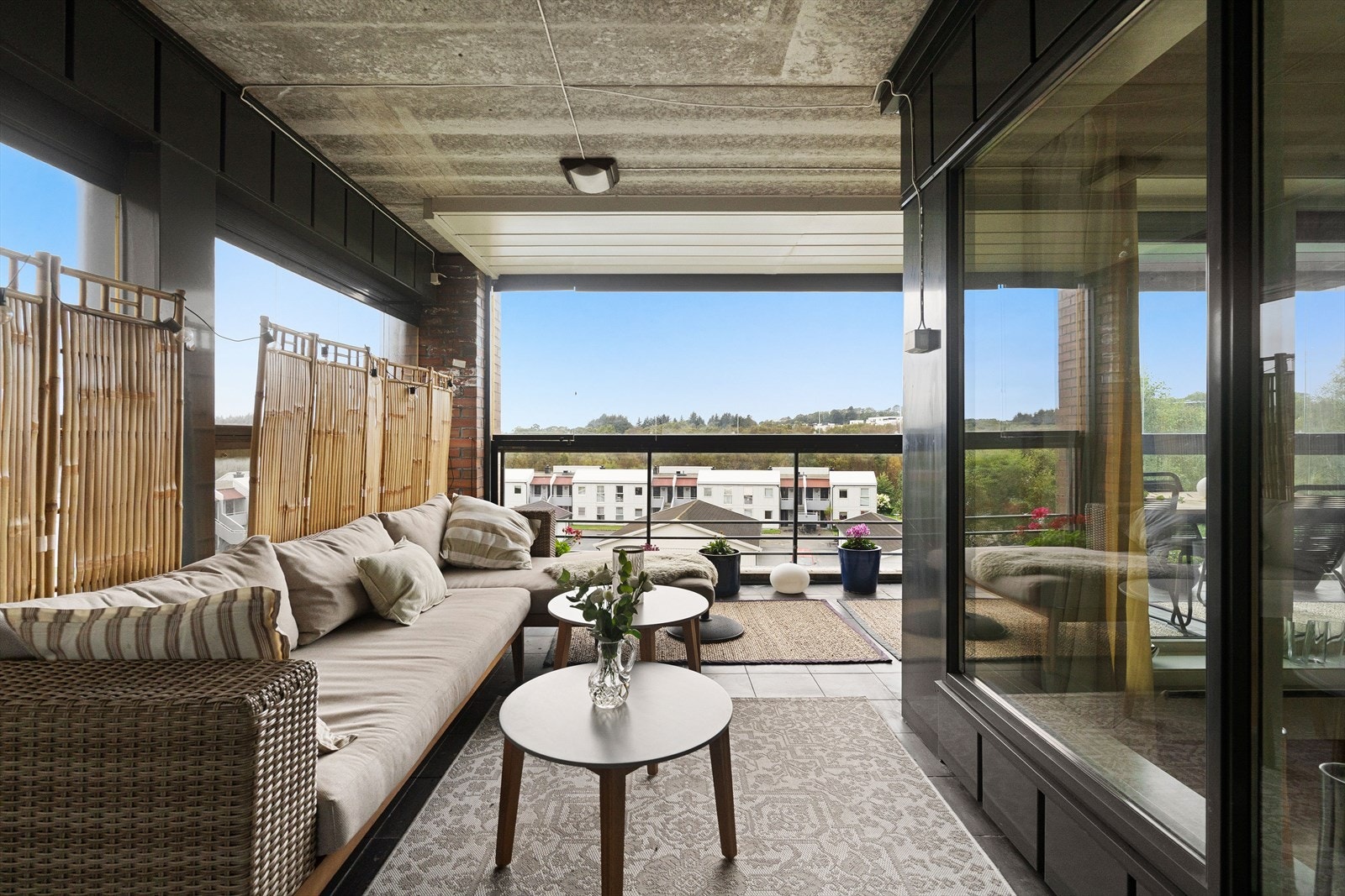 Innglasset balkong Galleribilde