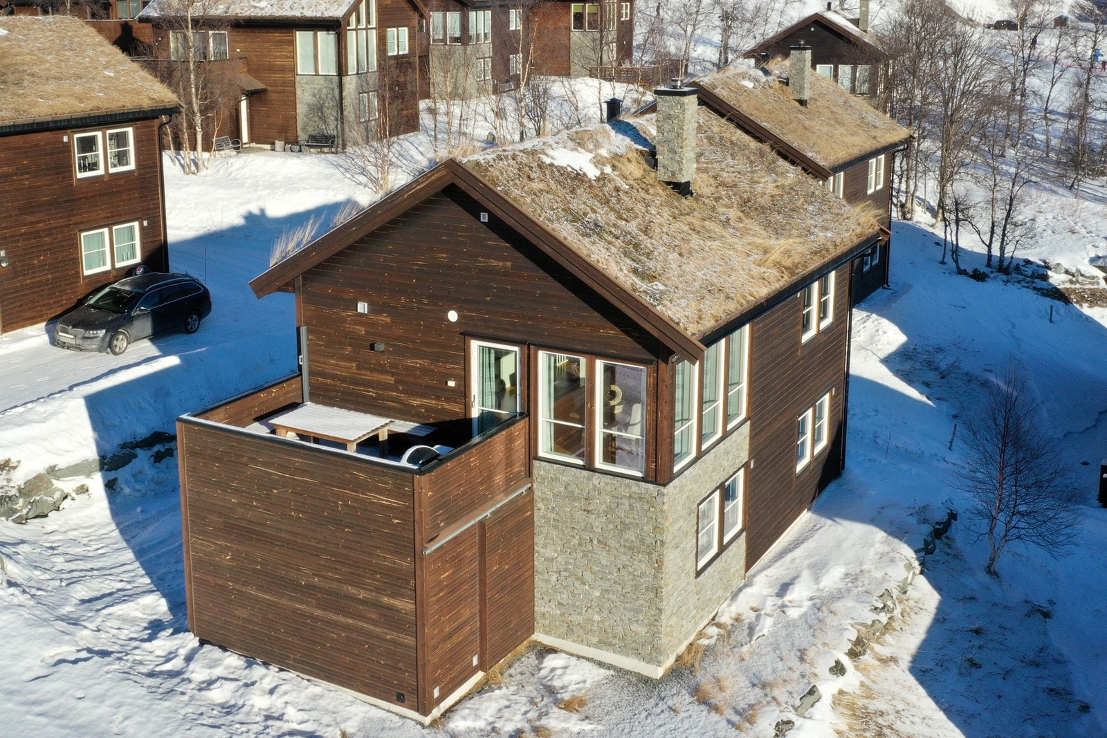 Brøyting og strøing inngår i velforeningskontingenten. Galleribilde