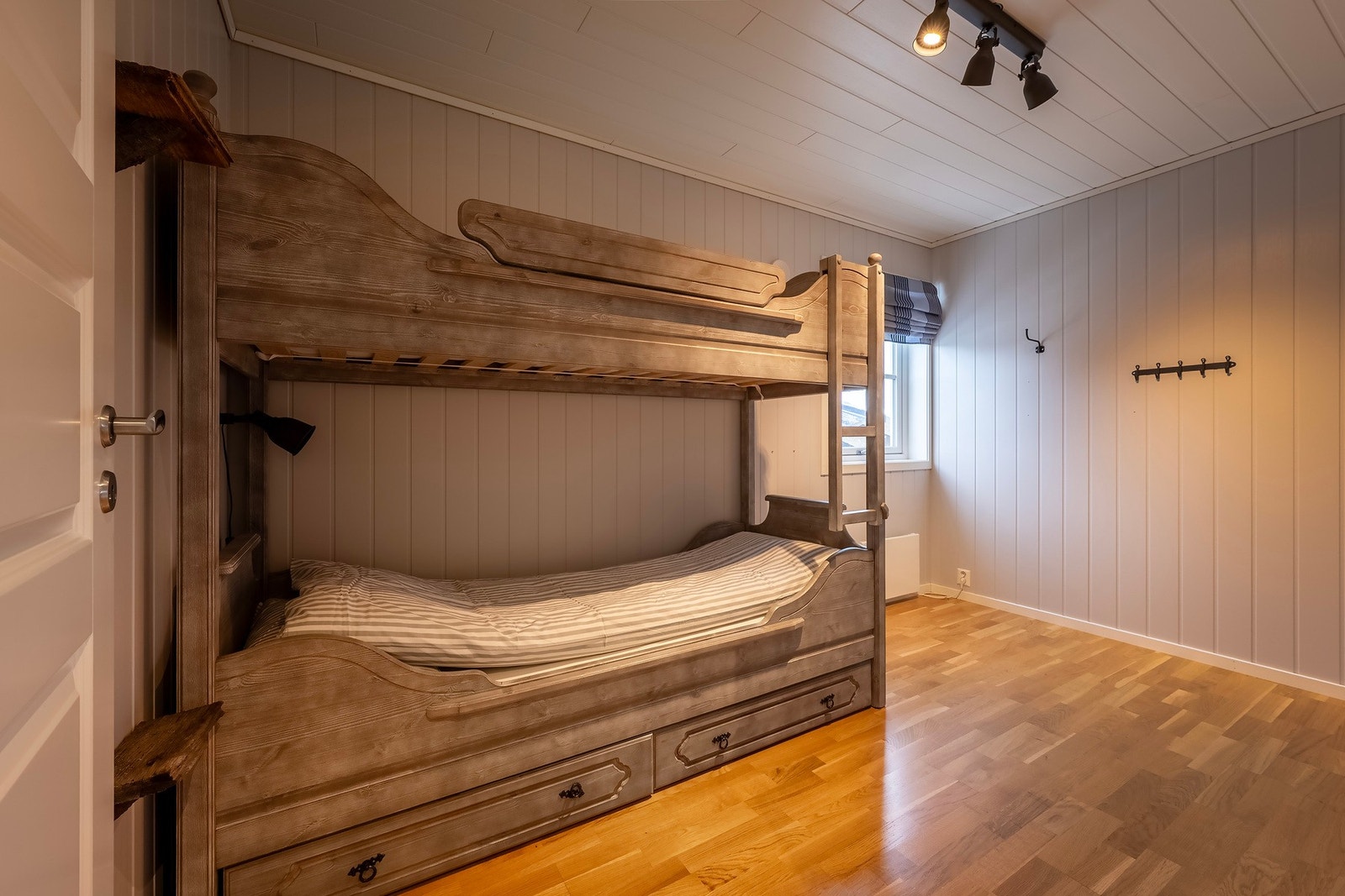 Boligen har 3 luftige soverom. Galleribilde