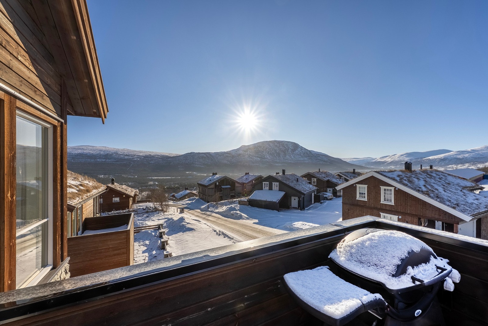 Plasseringen byr på flotte sol- og utsiktsforhold. Galleribilde