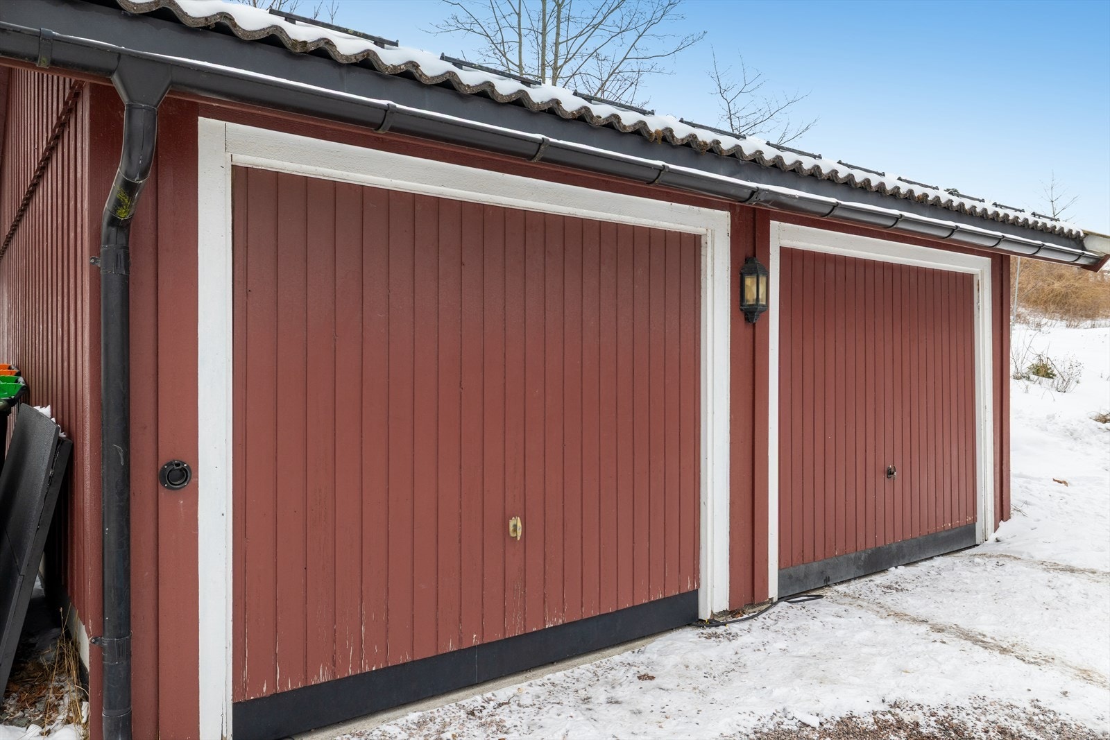 Halvpart av dobbeltgarasje (16 kvm) Galleribilde