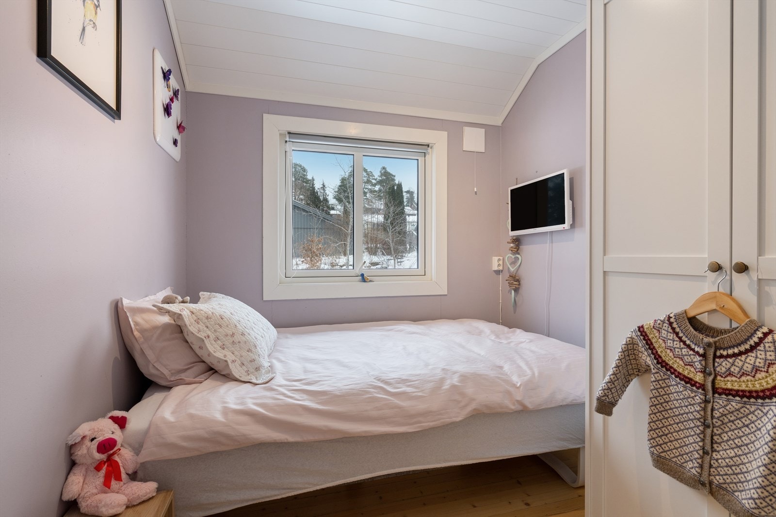 Soverom 3 med medfølgende garderobeskap Galleribilde