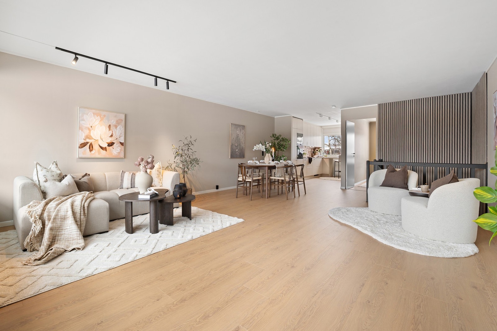 Velkommen til Ringduevegen 36B - Presentert av EiendomsMegler1 ved Mathias Åsvang. Galleribilde