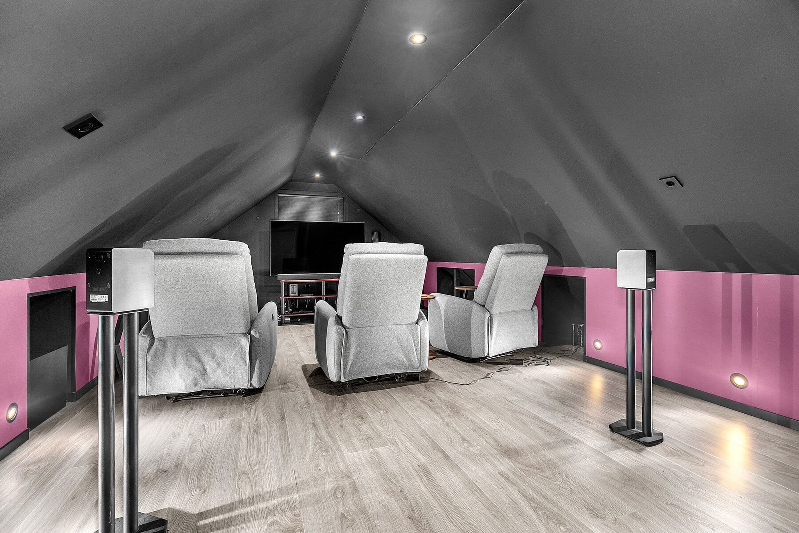 Innredet loft garasje Galleribilde