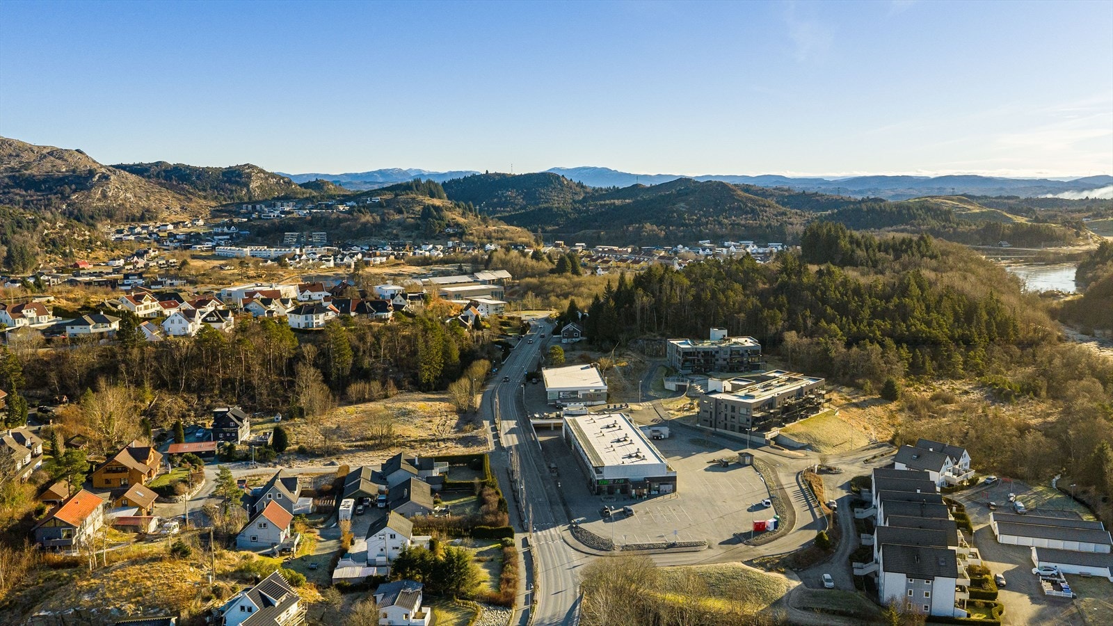 Skåredalen Vest er et område som kombinerer ro og nærhet til naturen med korte avstander til byens fasiliteter - Et trygt og attraktivt sted å bo for både familier, unge og eldre. Galleribilde