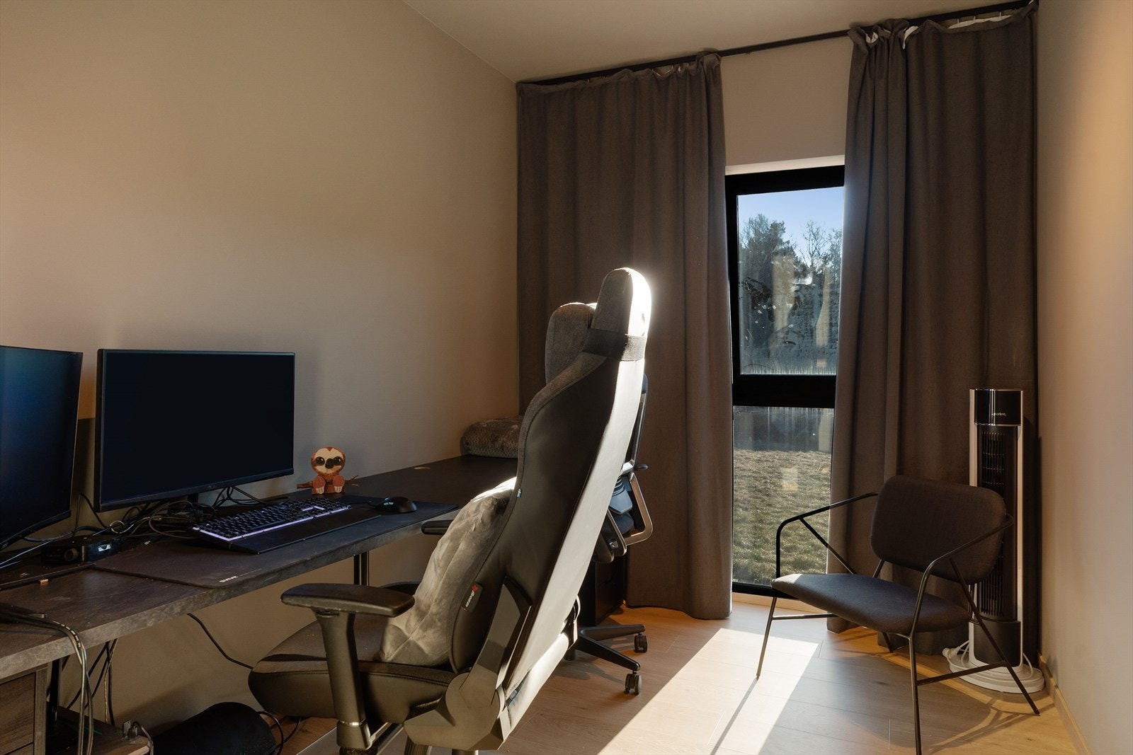 Soverom nr. 2 egner seg fint som barnerom, kontor eller gjesterom. Galleribilde