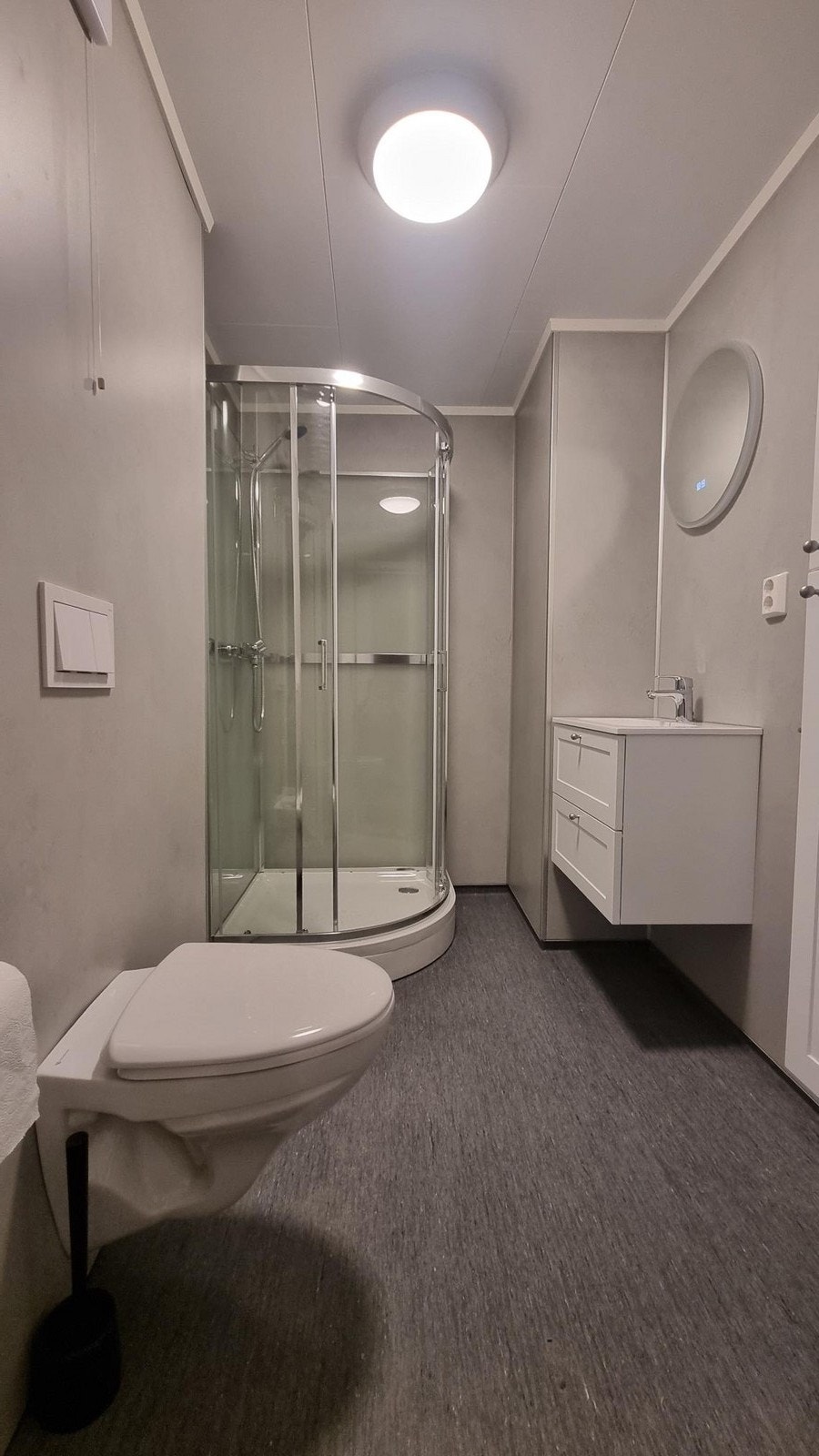 Helt nytt bad, topp standard Galleribilde