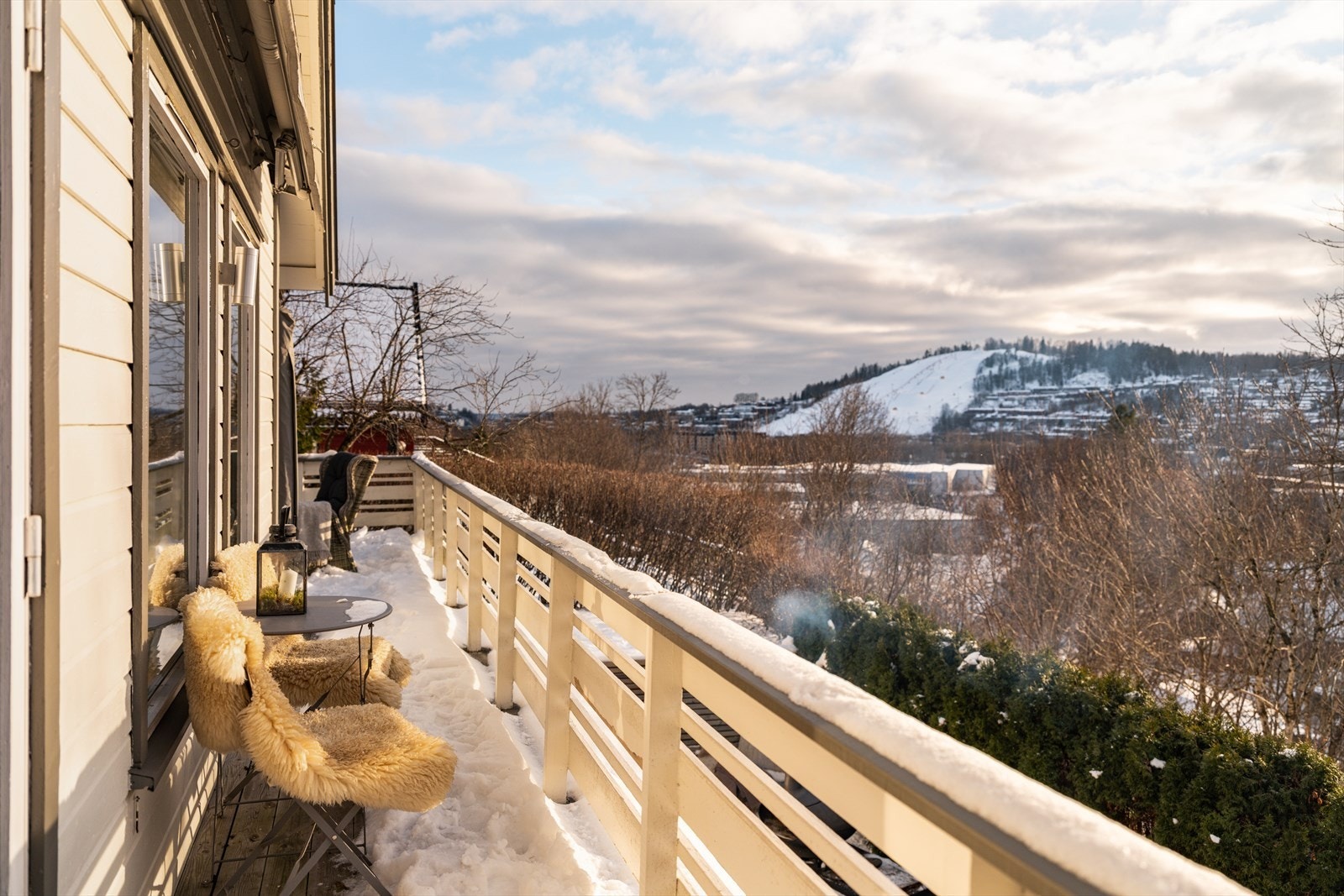 Flott utsikt mot blant annet Kirkerudbakken. Galleribilde