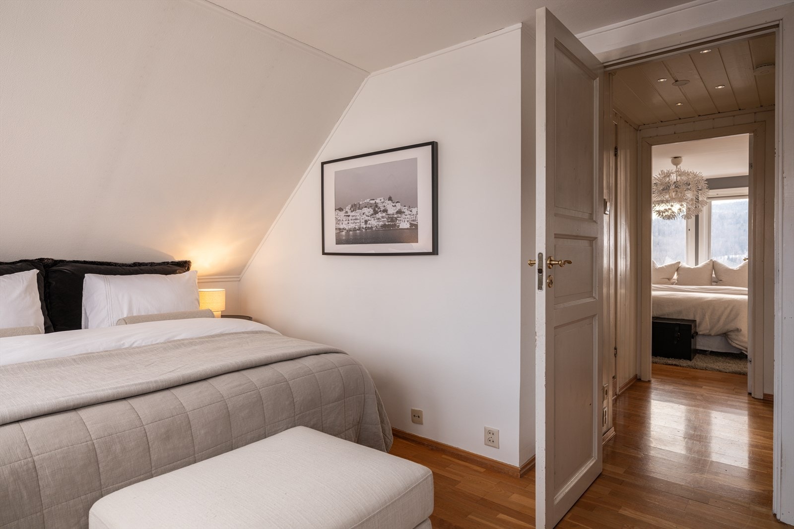 Boligen inneholder totalt fire soverom. Galleribilde