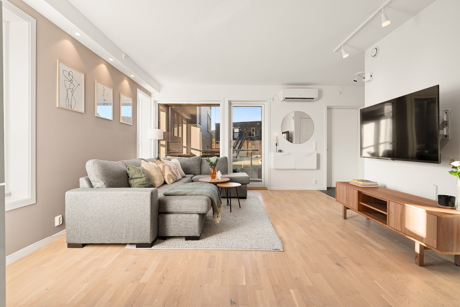 Det er installert varmepumpe som sørger for et behagelig inneklima. Galleribilde