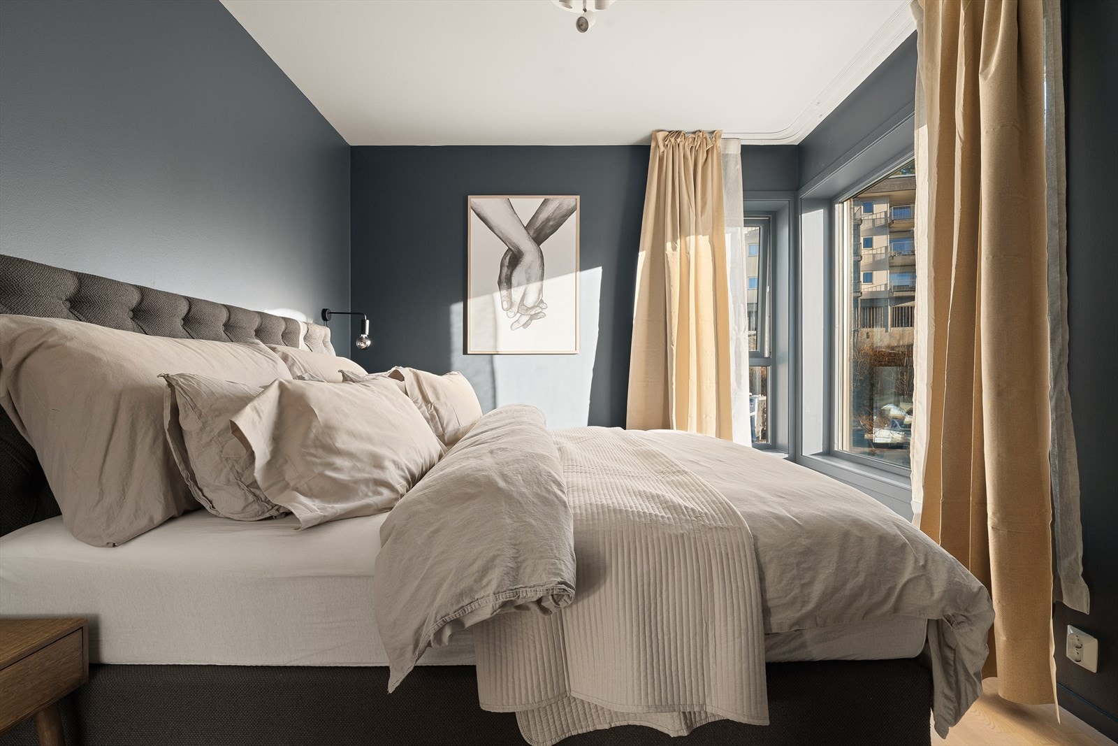 Det er to soverom i leiligheten på hhv. 10,6 m² og 10 m². Galleribilde