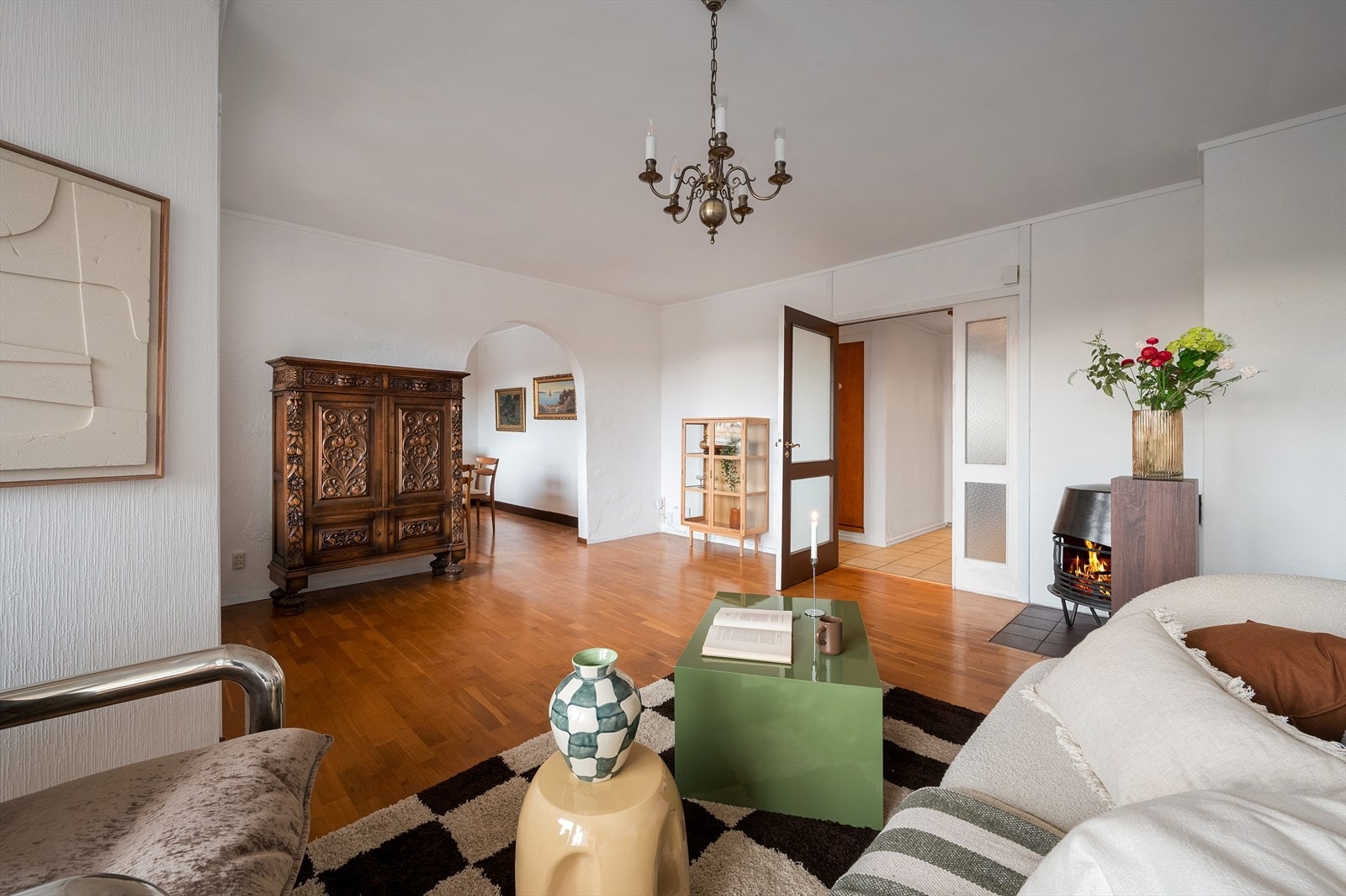 - Merk vedovn som bidrar til lavere strømkostnader, en behagelig innetemperatur og ikke minst ekstra hygge - Galleribilde