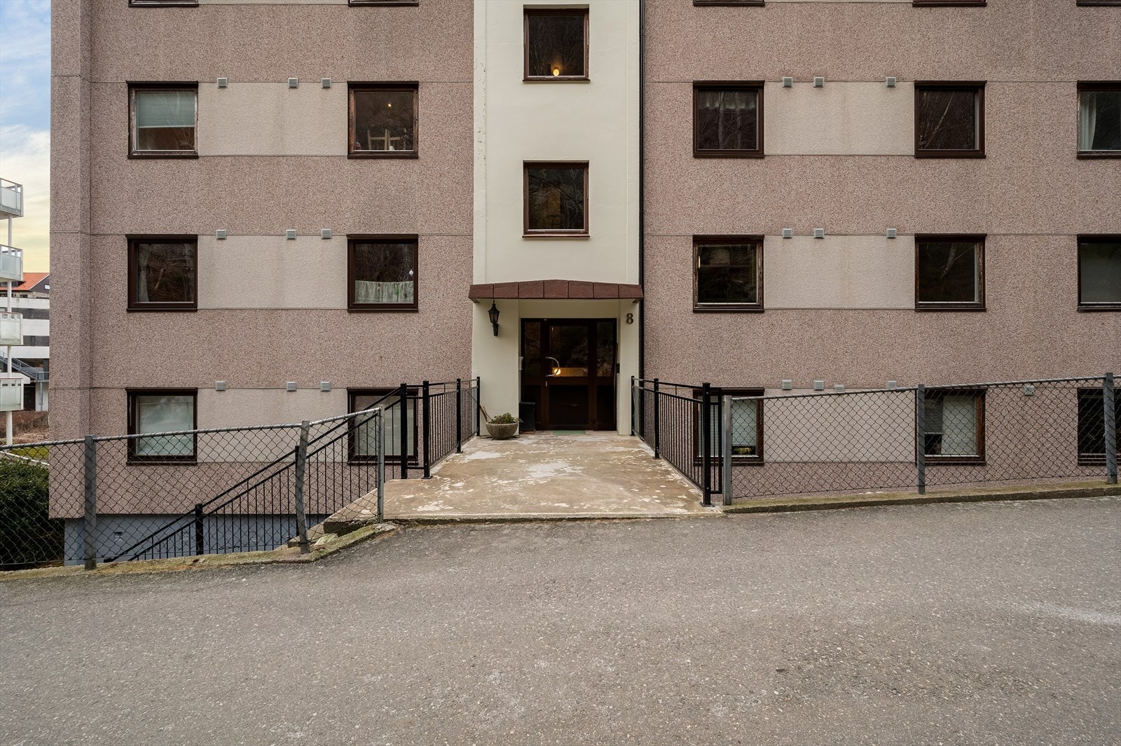 - Med lave bo- og felleskostnader er dette et fornuftig førstegangskjøp eller utleieobjekt - Galleribilde