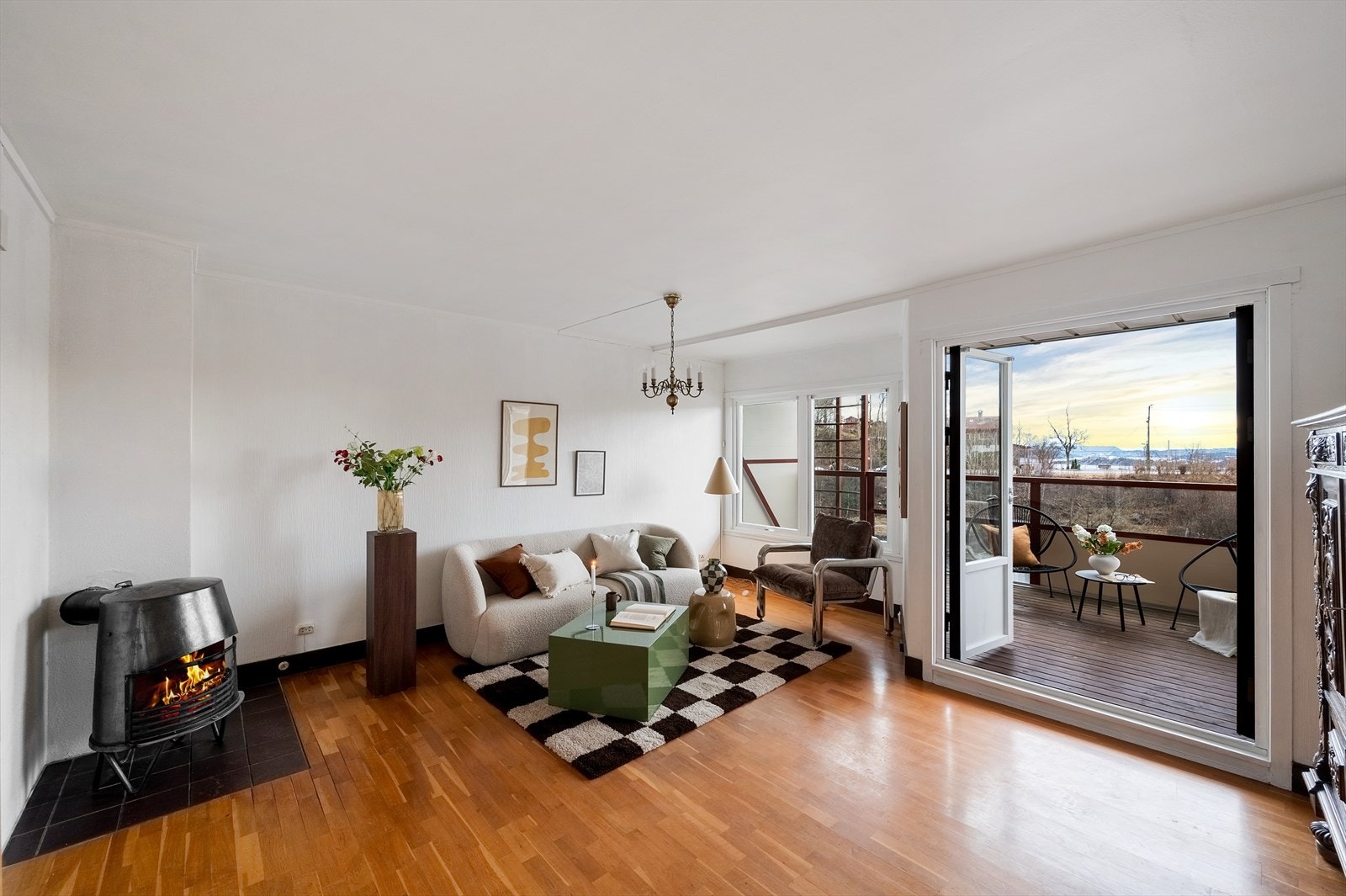 - Romslig stue på 21,7m² - Galleribilde