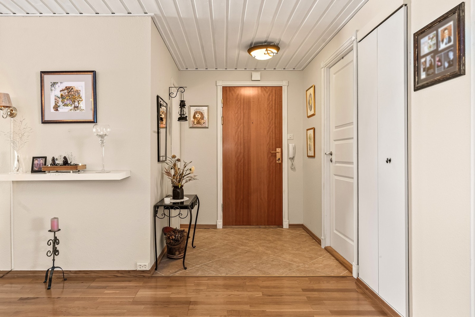 Gang/entré Galleribilde