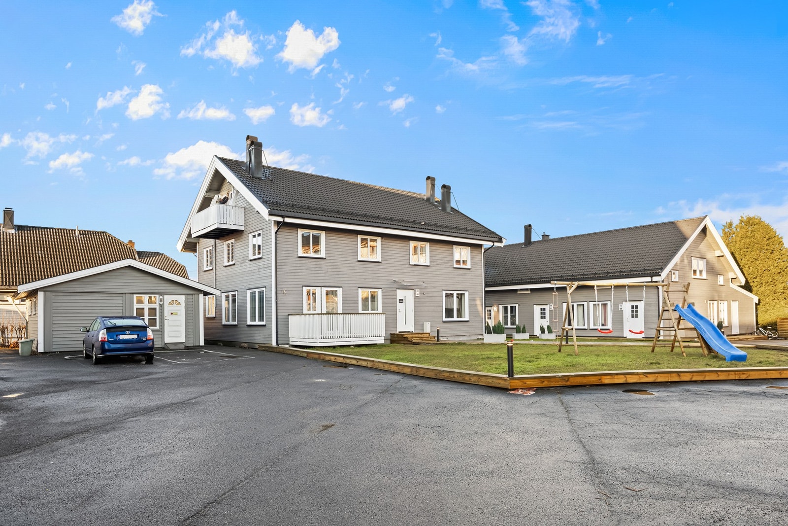 Hele eiendommen har fått enkle oppgraderinger som gir et mer innbydende uttrykk. Galleribilde