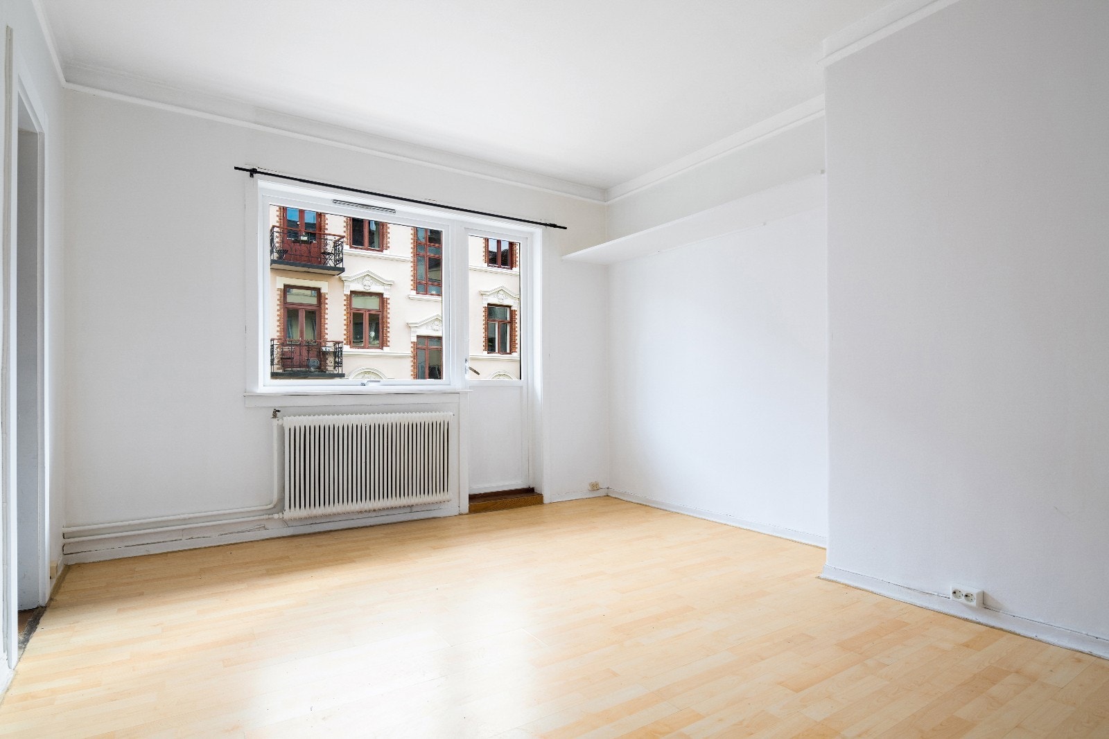 Stue/ oppholdsrom med utgang til balkong Galleribilde