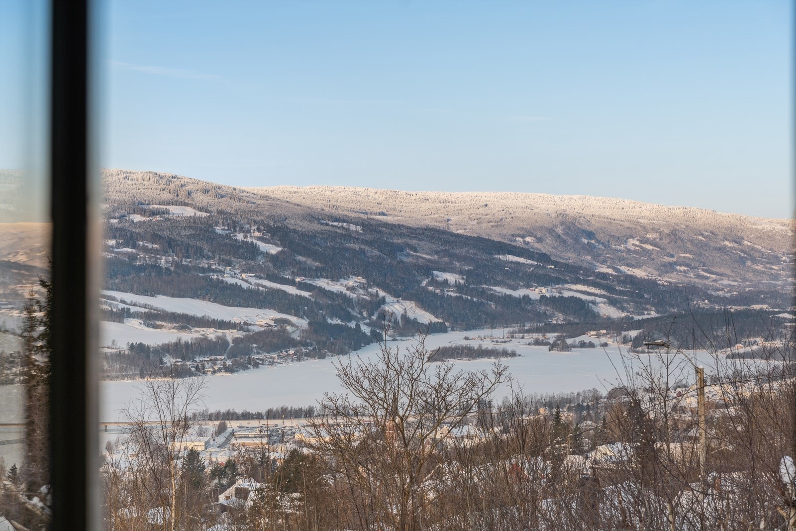 Fra boligen kan man nyte fantastisk utsikt! Galleribilde