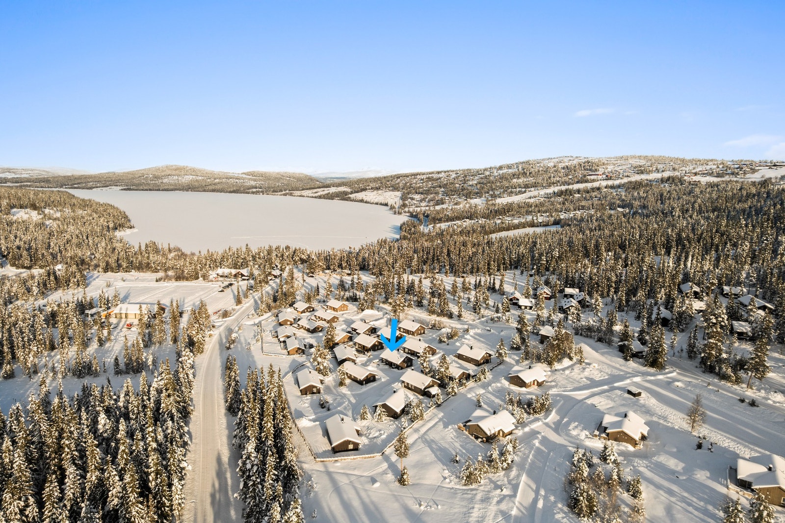 Langrennsentusiaster kan spenne på seg skiene ved hytta og gå rett ut i 630 km preparerte langrennsløyper - enten langs Gålåvatnet, videre fra Gålå Alpin og helt opp på høyfjellet. Galleribilde