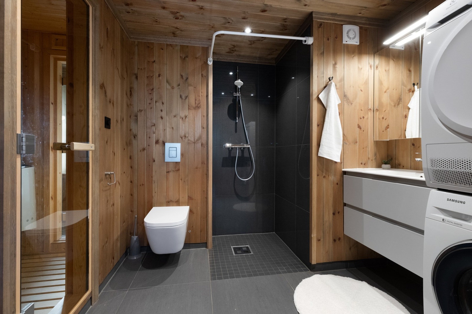 Bad 2 er kombinert vaskerom Galleribilde