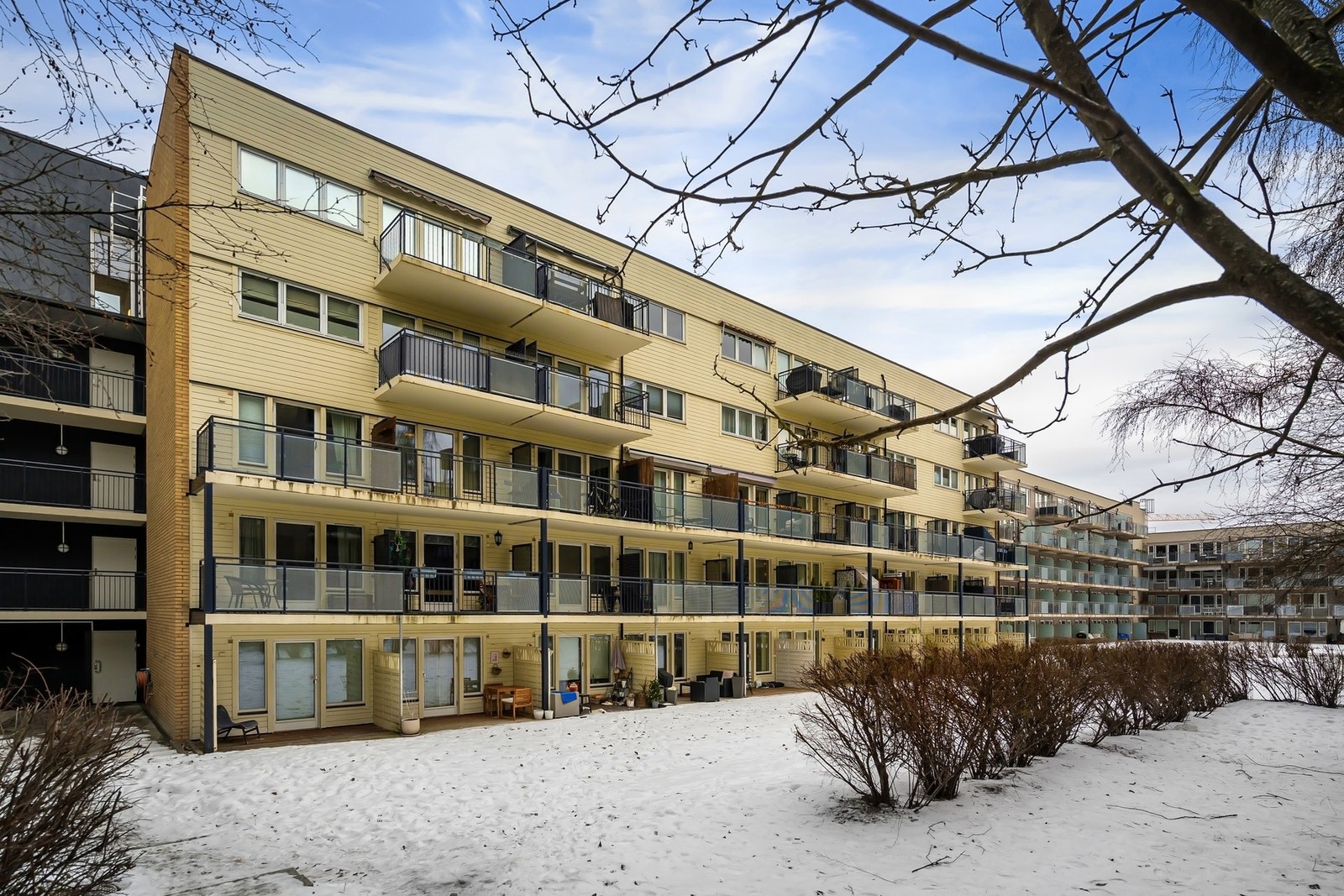 Boligen ligger i et godt bomiljø med kort vei til det meste Galleribilde