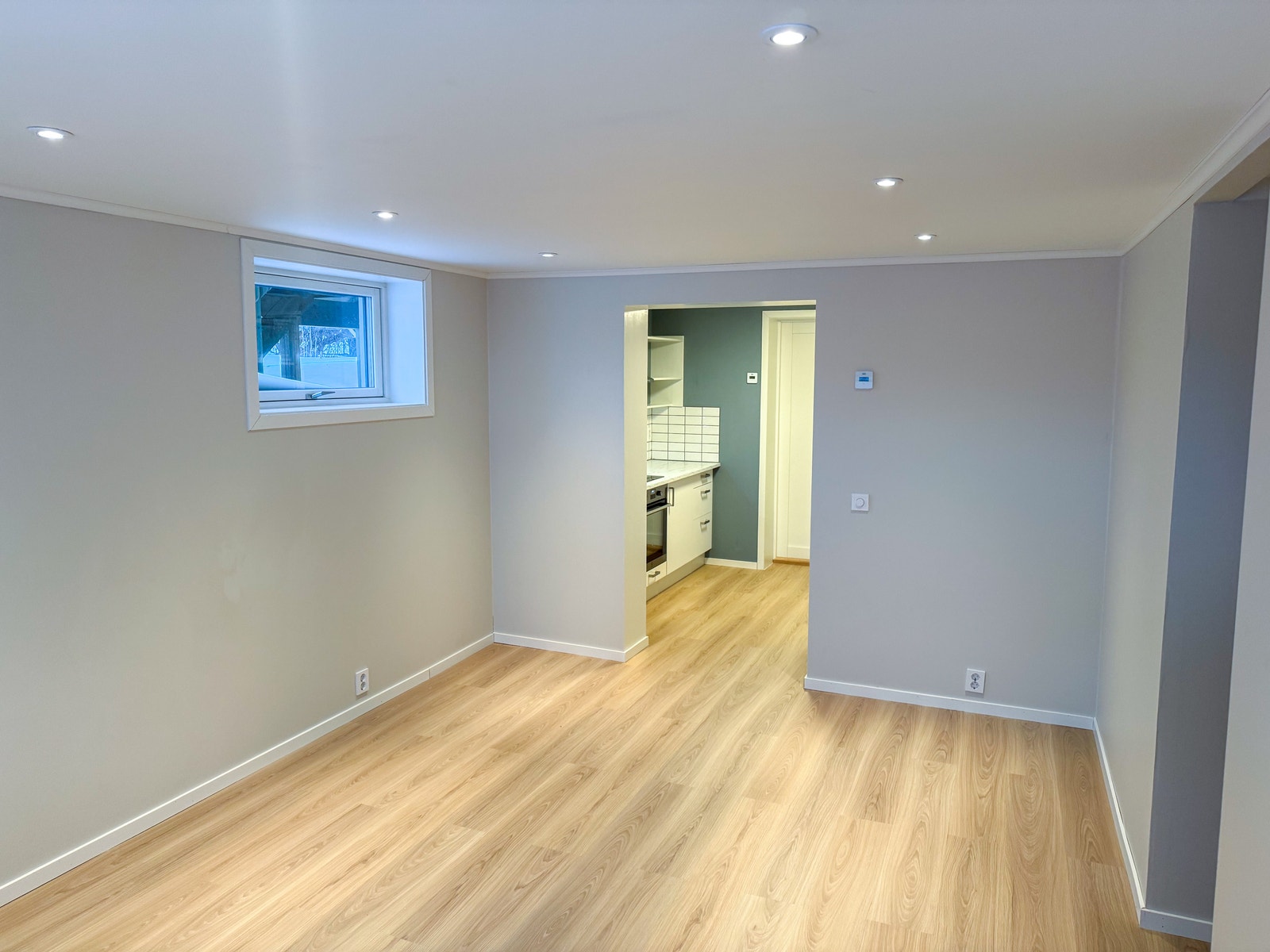 Stue mot kjøkken Galleribilde