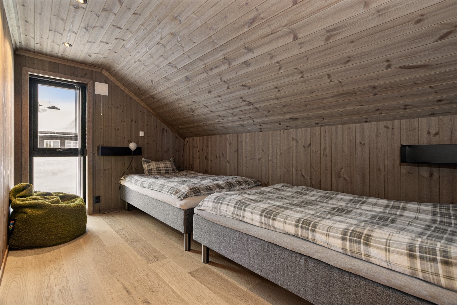 Soverom III i 2. etasje er innredet med to enkeltsenger Galleribilde