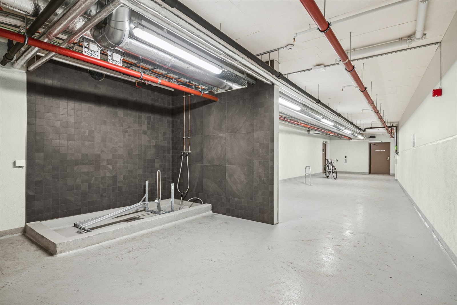 Sykkelservice-stasjon i kjelleren Galleribilde