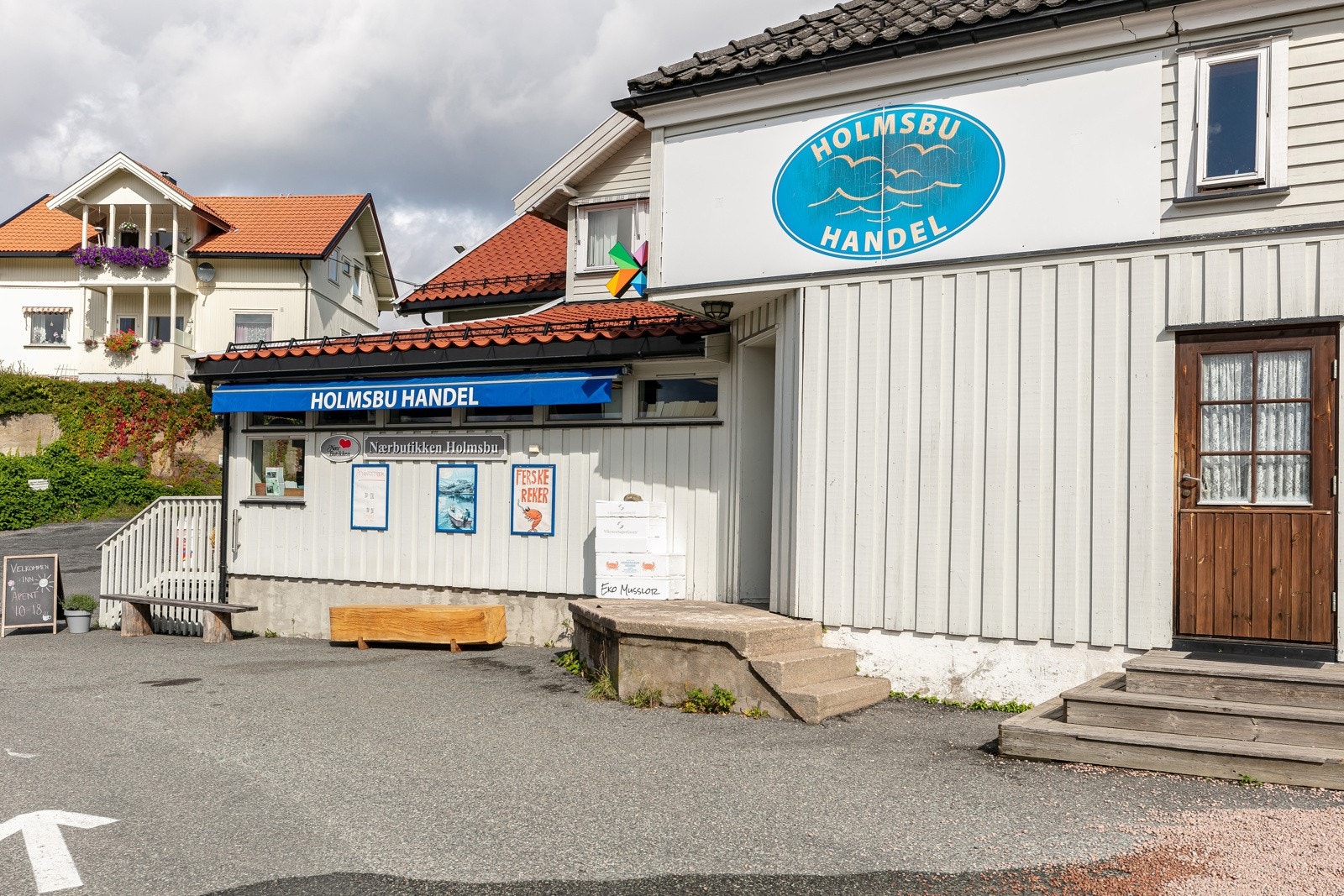 Matbutikk i Holmsbu sentrum Galleribilde