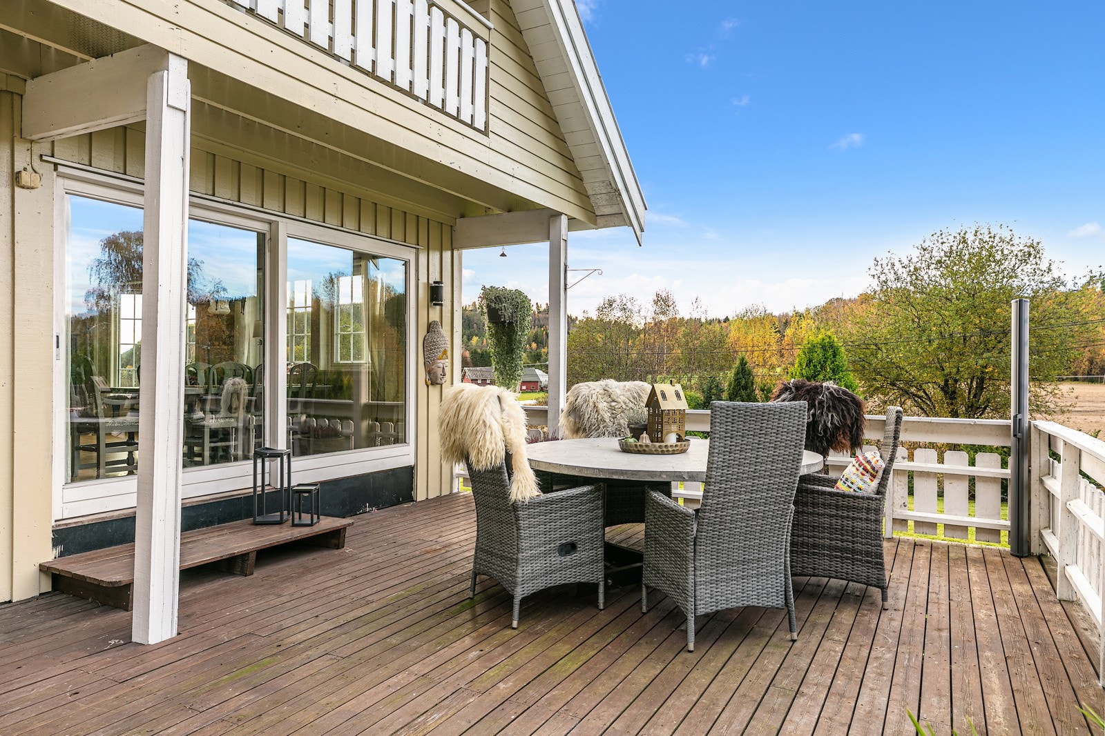 Stor solrik terrasse Galleribilde