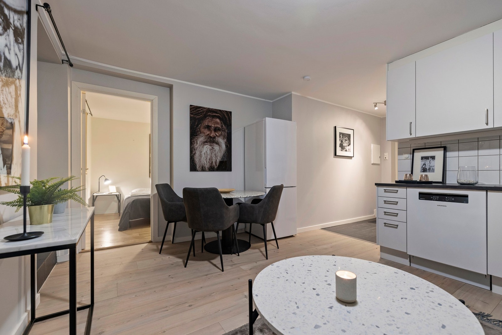 En flott og moderne 2-roms hjørneleilighet med sentral og attraktiv beliggenhet. Fotograf: Marika Mørkestøl. Galleribilde