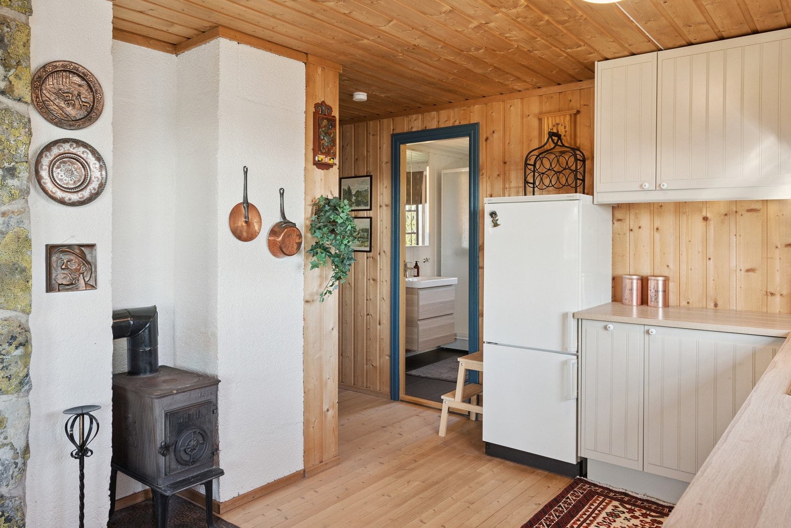 Vedovn på kjøkken. Galleribilde