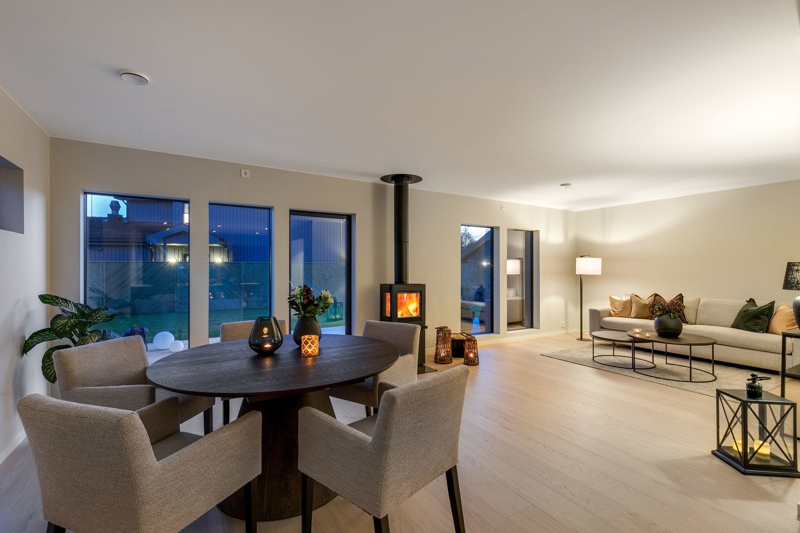 Innbydende og stor stue Galleribilde