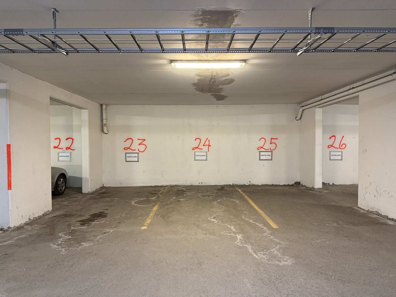 Sameiet har en egen avtale for installering av ladebokser for ca kr 20,000 per plass. Galleribilde