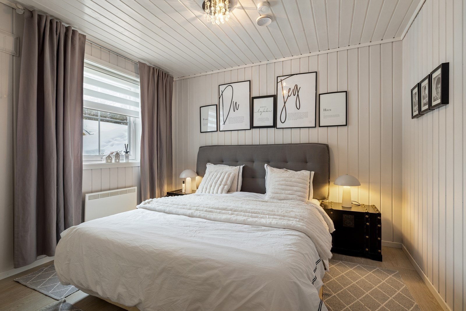 Soverom 2 av 3 i underetasjen - et lyst og velholdt rom. Galleribilde