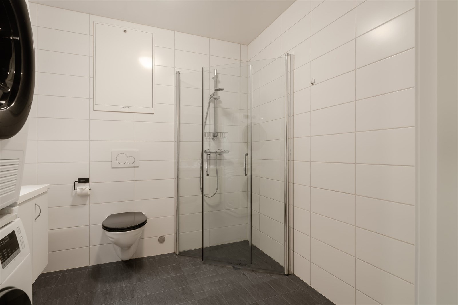 Bad nr. 2 med opplegg for vaskemaskin. Galleribilde