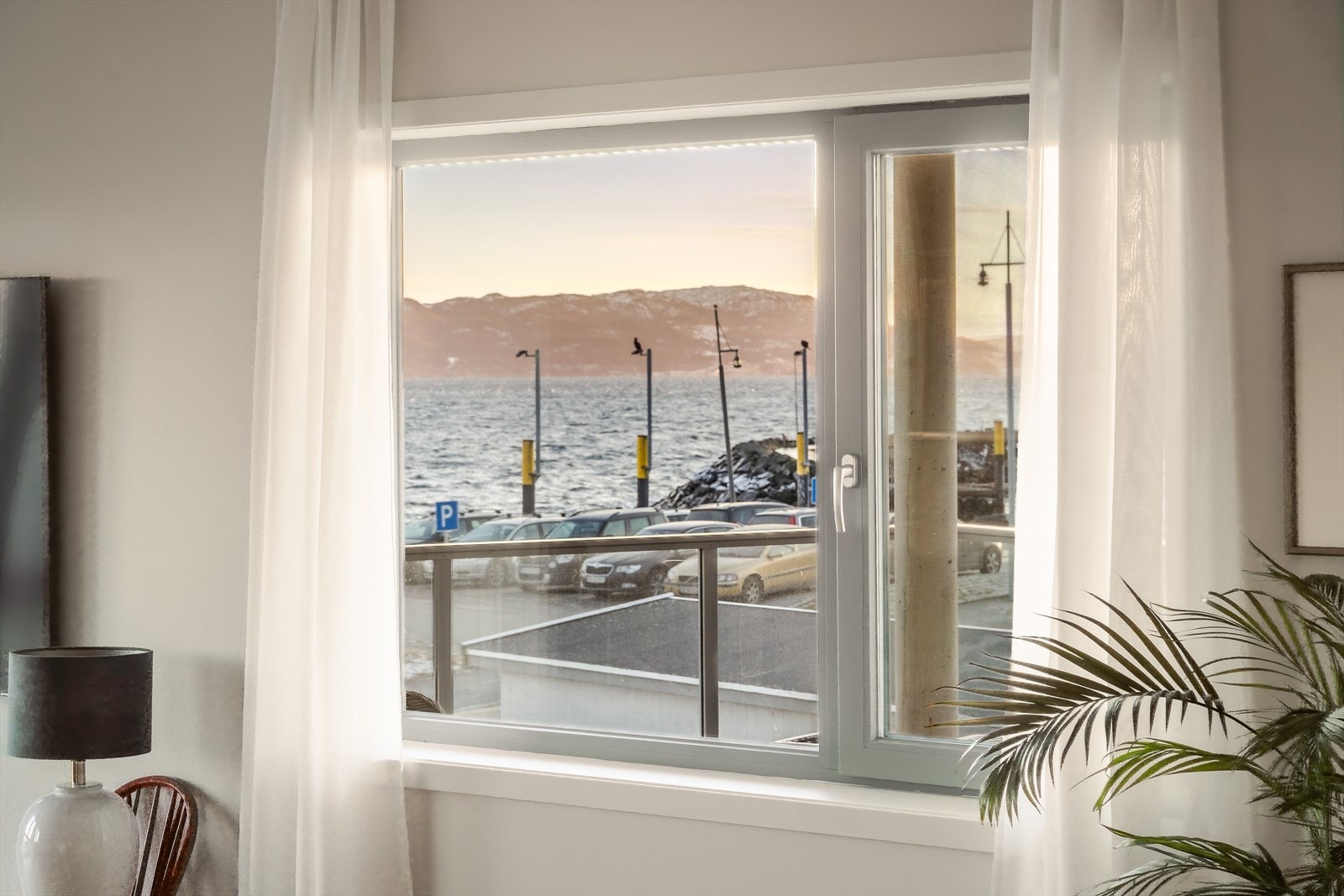 Utsikten kan nytes fra flere sider av leiligheten. Galleribilde