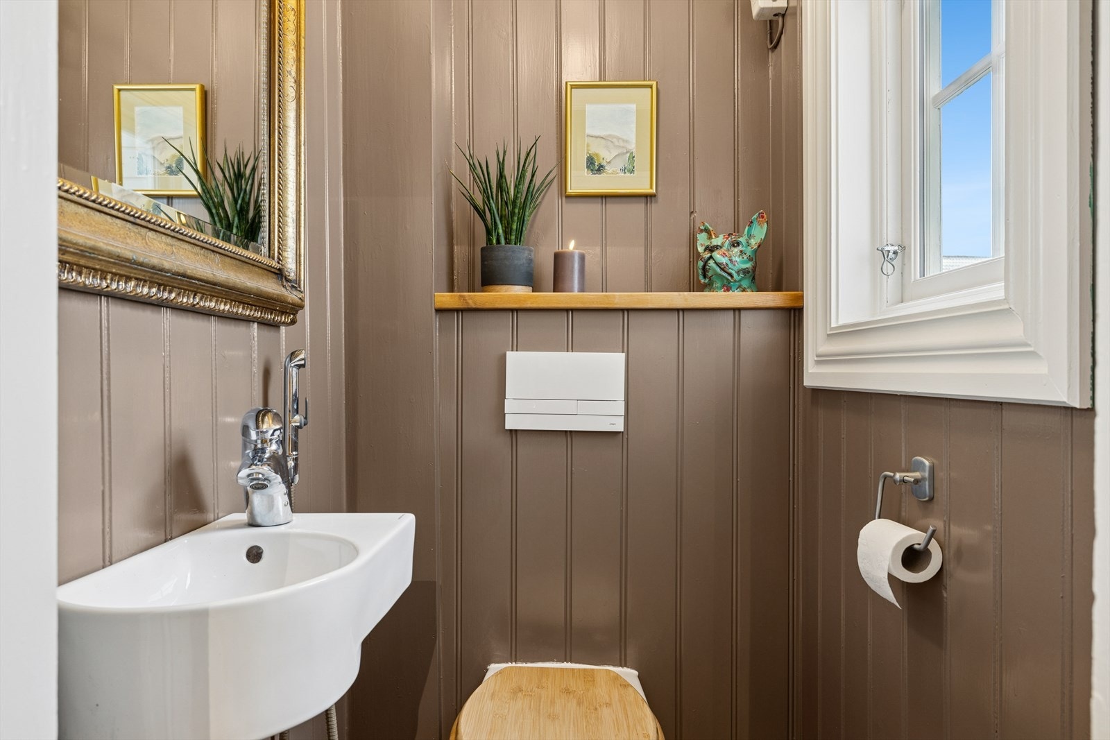 Separat toalettrom i 1. etg. Galleribilde